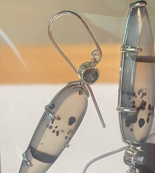 Clear Claw Elongated Oval Agate Sapphire Earrings