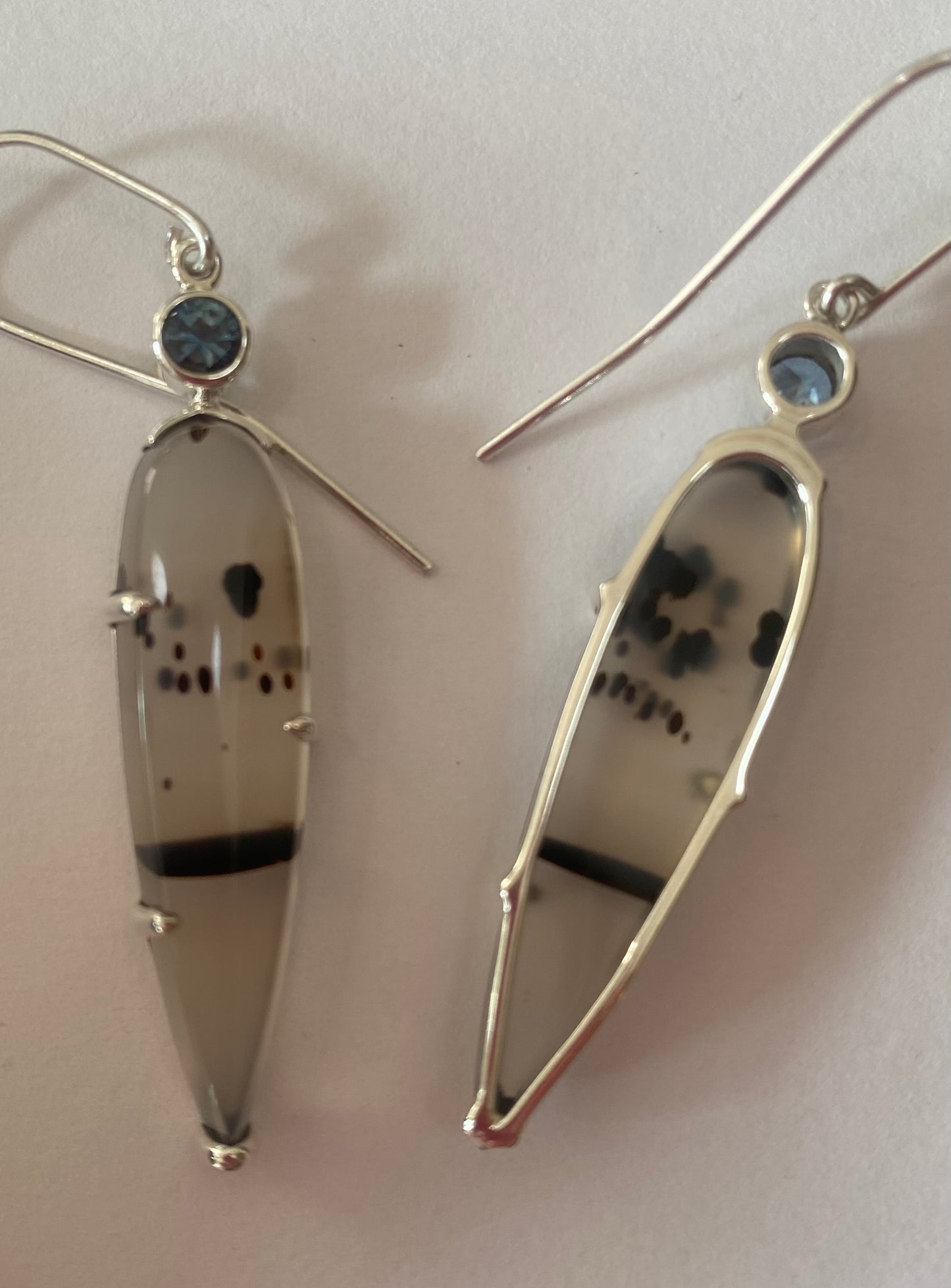 Clear Claw Elongated Oval Agate Sapphire Earrings